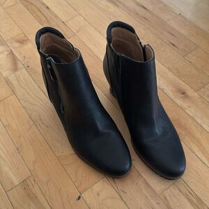 Naturalizer wedge boots, size 11